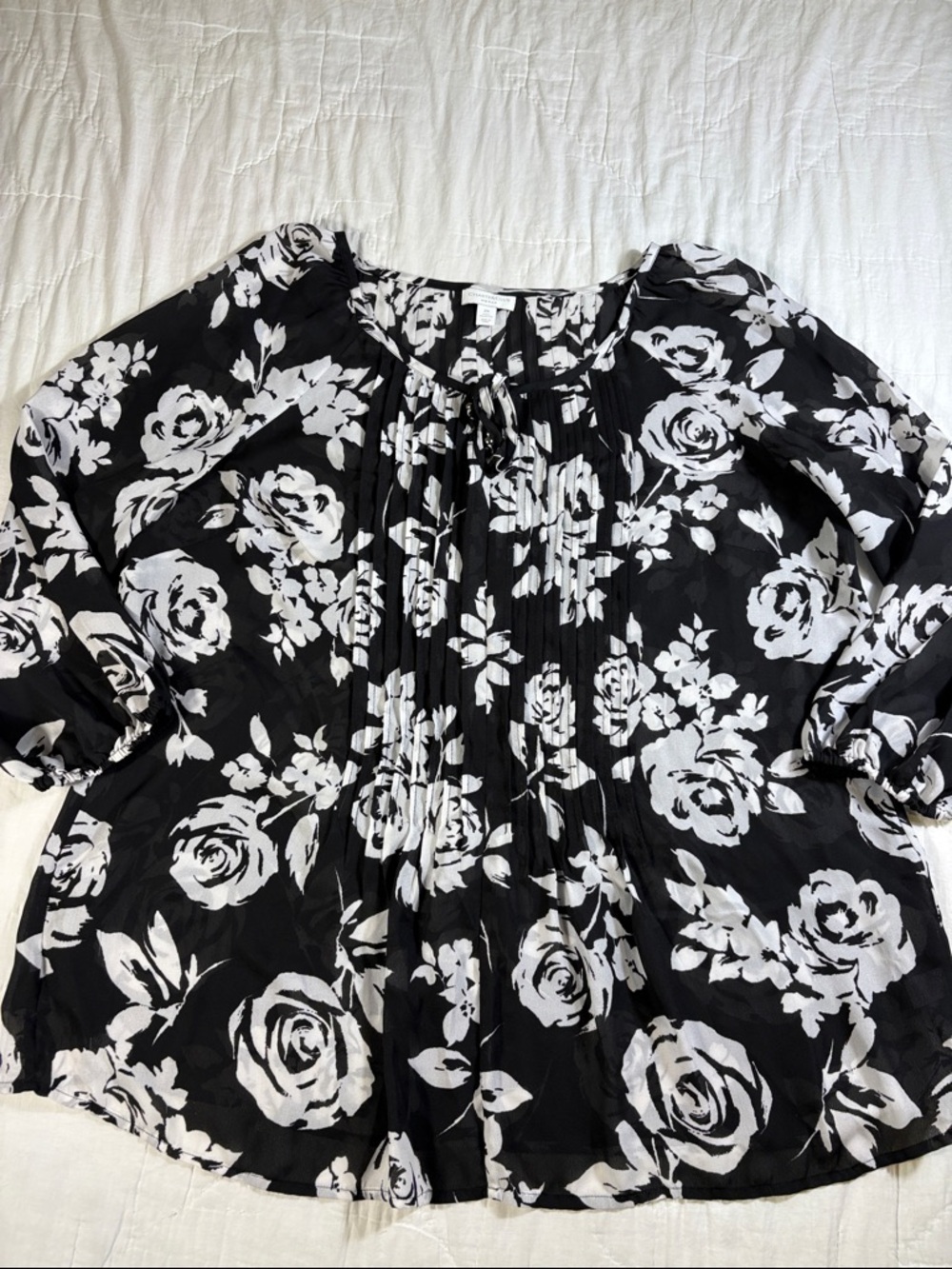 Charter Club Black White Floral Sheer Blouse Tie Neck Pintuck Plus Size 2X Tunic - Picture 5 of 10